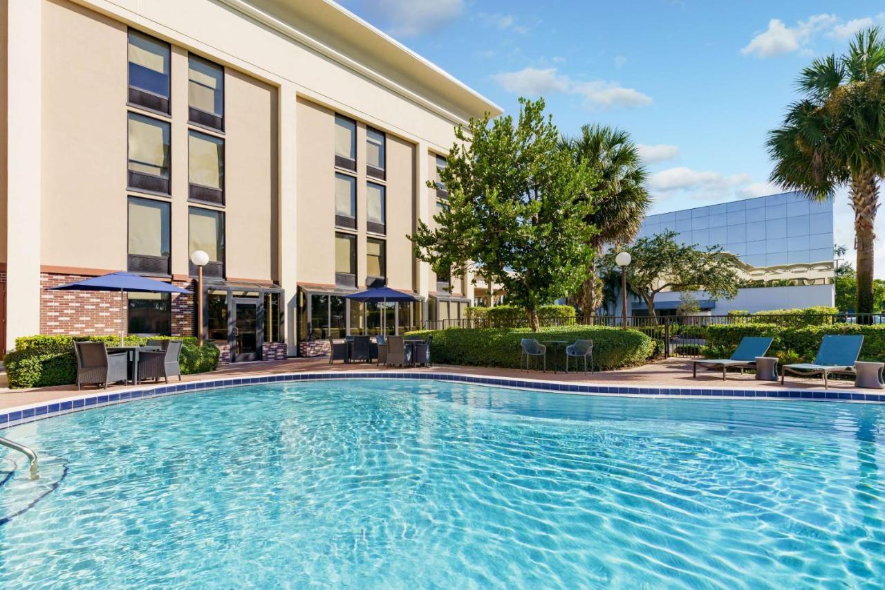 Hampton Inn Ft. Lauderdale-Cypress Creek Fort Lauderdale Exterior foto