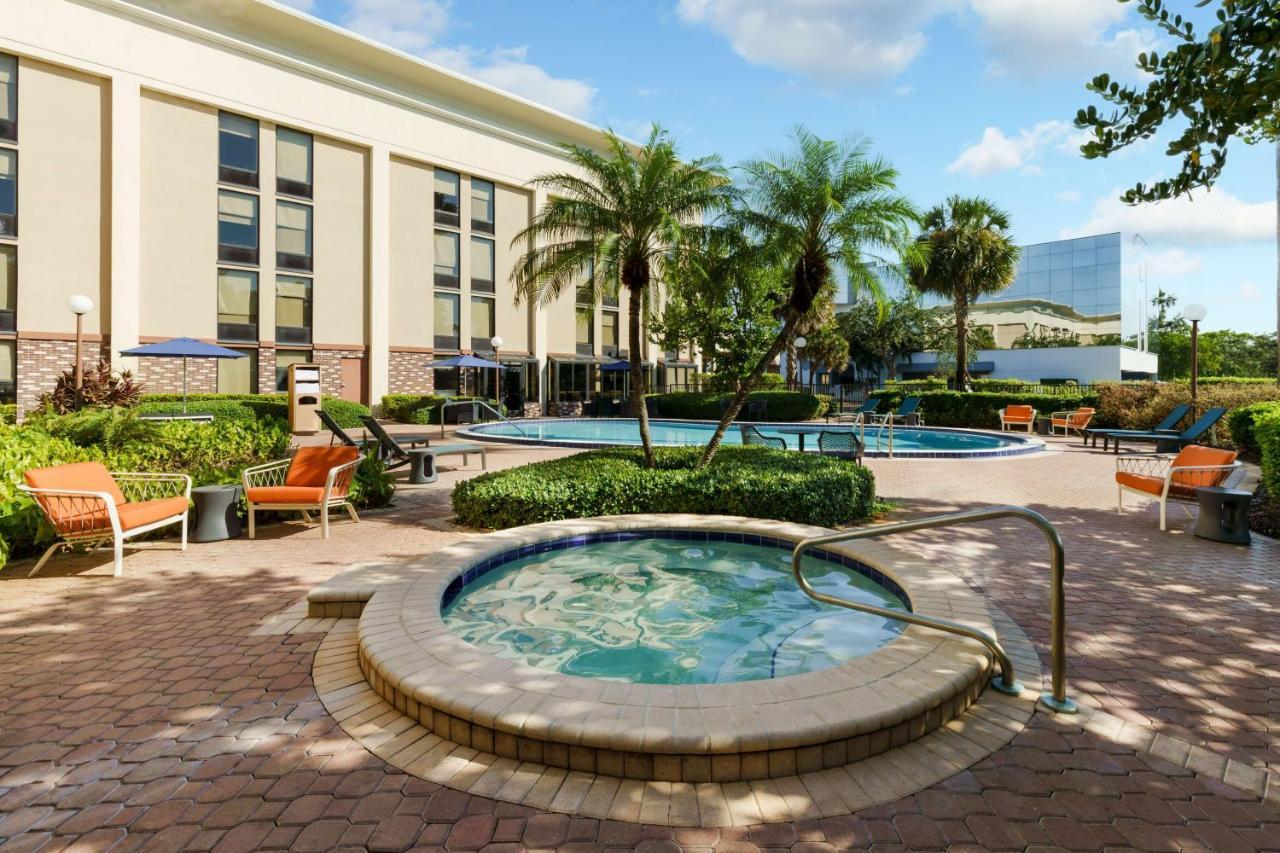 Hampton Inn Ft. Lauderdale-Cypress Creek Fort Lauderdale Exterior foto